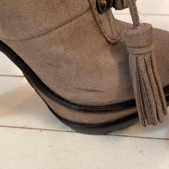 Brian Atwood fringed suede boot heels in size 8.5 - Picture 7 of 7